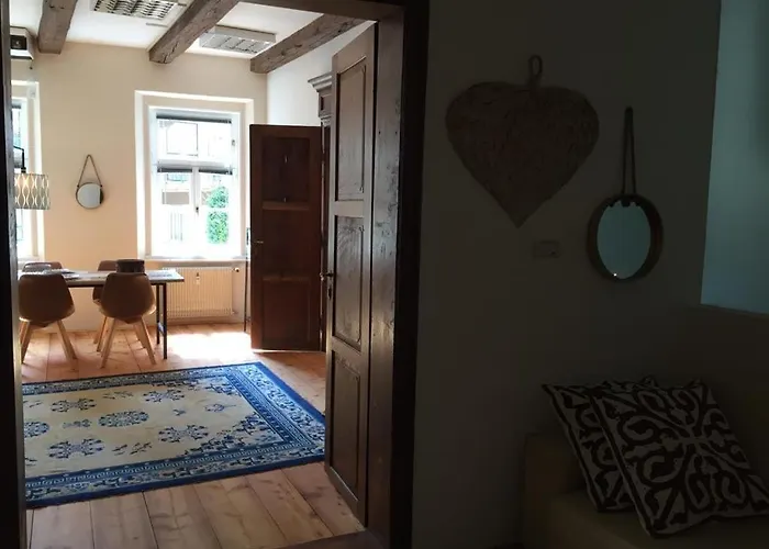 아파트 Schoene Altstadtwohnung Im Herzen Der Stadt *